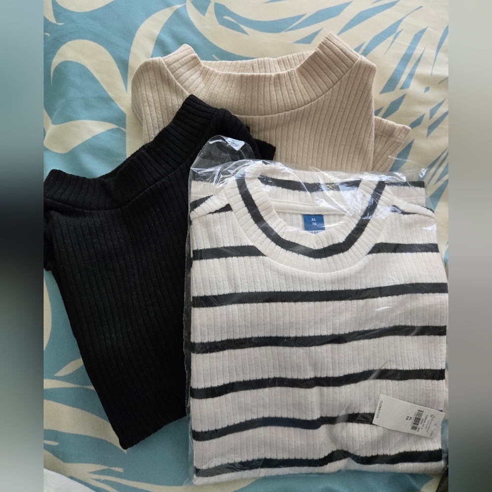 Old Navy XL Black & Cream & Striped BUNDLE of 3 Ribbed Sleeveless Tops